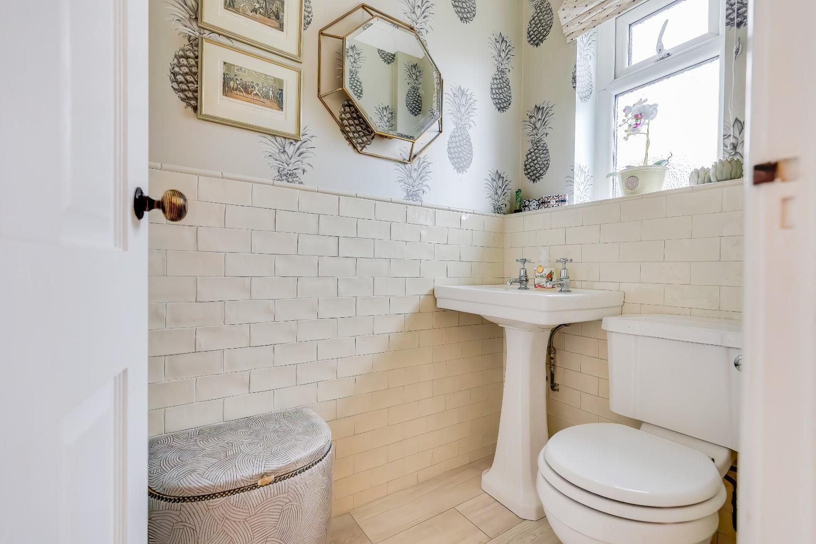 Victoria Avenue, Porthcawl, Bridgend County Borough, CF36 3EY